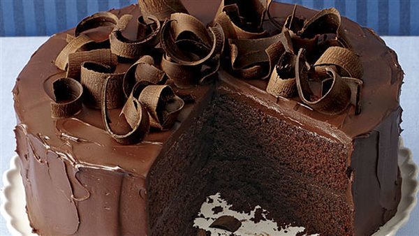 طريقة عمل كيكة الشوكولاتة باحترافية وزي الجاهزة بأقل التكاليف
