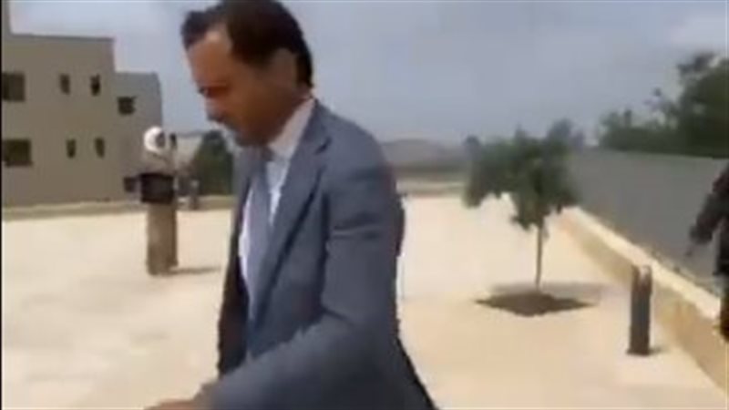 سفير ألمانيا يجري