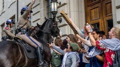 الشرطة الأمريكية تفض اعتصاما تضامنيا مع غزة بجامعة أريزونا