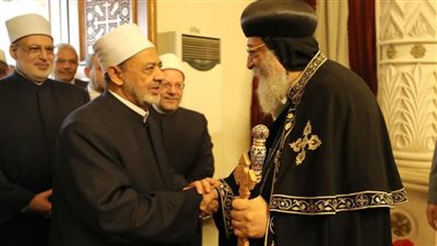 شيخ الأزهر يهنئ البابا تواضروس والإخوة المسيحيين بمناسبة عيد القيامة