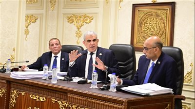 قوى عاملة البرلمان تثير أزمة إيقاف خدمة التأمين الصحي للعمال