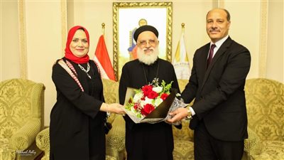 وفد تعليم الإسكندرية يزور الكنيسة المرقسية للتهنئة بعيد القيامة (صور)