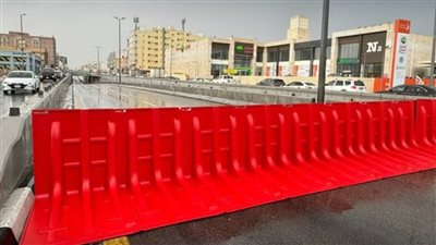 السعودية تطلق الإنذار الأحمر بسبب الأمطار الغزيرة (فيديو)