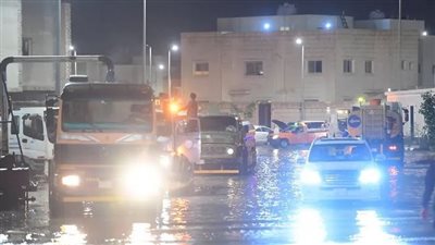 أمطار تاريخية وسيول تضرب القصيم والأرصاد السعودية تحذر (فيديو)