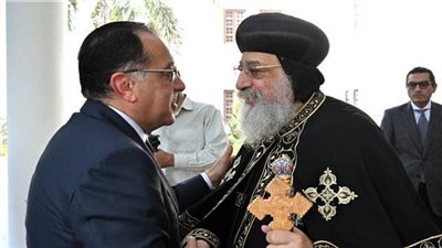 رئيس الوزراء يهنئ البابا تواضروس الثاني بعيد القيامة المجيد