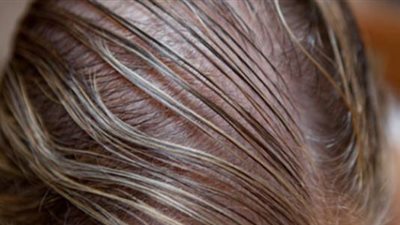 وصفة طبيعية لتكثيف الشعر الخفيف وتغذيته