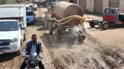 محافظ الغربية يتابع استمرار أعمال تأهيل ورصف طريق كفور بلشاي