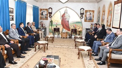 محافظ الفيوم يزور دير الأنبا إبرام للتهنئة بحلول عيد القيامة