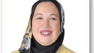 دكتورة بصيدلة عين شمس تحصل على جائزة خليفة التربوية في دورتها الـ17