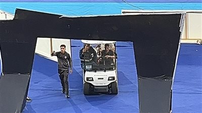 الزمالك والبنك الأهلي، مصطفى شلبي يغادر استاد القاهرة بعد إصابته 