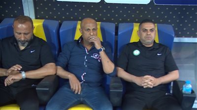شاهد، انفعال جهاز البنك الأهلي على طاقم حكام مباراة الزمالك