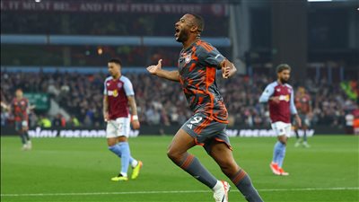 الكعبي يقود أولمبياكوس لأول نهائي أوروبي في تاريخه