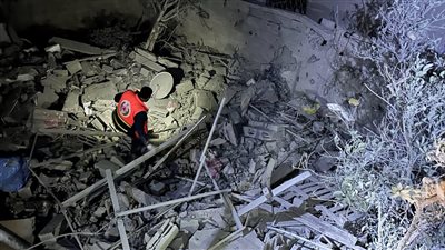 غالبيتهم أطفال ونساء، شهداء وجرحى في قصف إسرائيلي استهدف منزلا برفح (صور)