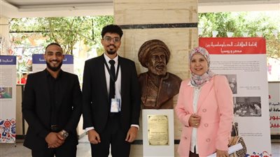 ألسن الأقصر تزيح الستار عن تمثالي رفاعة الطهطاوي وعياد الطنطاوي