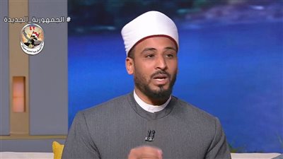 ما الفرق بين تنشئة ورعاية الطفل؟ الأزهر للفتوى يجيب 