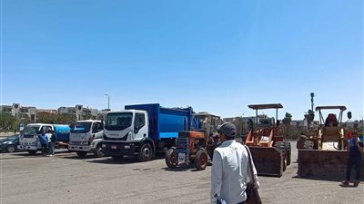 رئيس جهاز مدينة العبور يتفقد الشوارع والأحياء ويوجه بالتواصل الدائم مع المواطنين