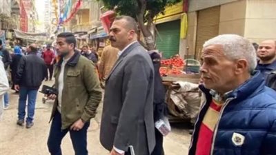 رئيس حي شرق الإسكندرية يتفقد طريقي الكورنيش والمحمودية 
