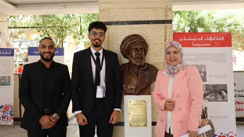جانب من افتتاح المعرض,