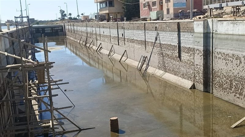 هويس ومفيض سد دمياط،