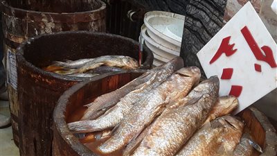 بائع فسيخ بالإسكندرية: إقبال متوسط قبل شم النسيم 