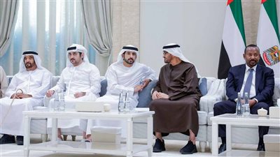 بينهم رئيس الوزراء الإثيوبي، محمد بن زايد يتلقى العزاء في الشيخ طحنون (فيديو)