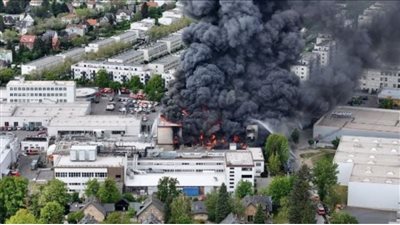 السلطات الألمانية تعلن عدم النجاح في إخماد حريق برلين حتى الآن (فيديو وصور)