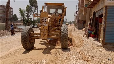 محافظ الغربية يتابع رصف طريق مصنع تدوير القمامة بدفره