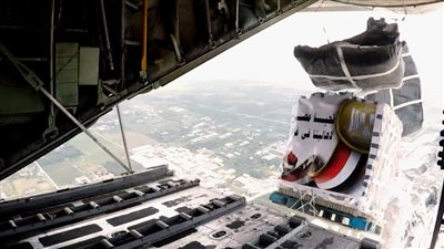 مصر تكثف أعمال الإسقاط الجوي اليومى للمساعدات الإنسانية والإغاثية على شمال غزة