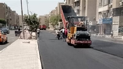محافظ الإسماعيلية يتابع بدء تطوير ورصف المنطقة الخامسة والتمليك بحي ثالث (صور) 