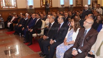 محافظ بني سويف يشهد قداس عيد القيامة بالكنيسة الإنجيلية بمصر الجديدة
