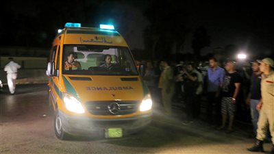 بينهم سيدتان، إصابة 4 أشخاص في تصادم سيارتين بالوادي الجديد