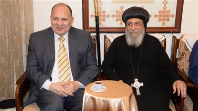 محافظ أسيوط يزور مطرانيات الأرثوذكس للتهنئة بعيد القيامة (صور) 