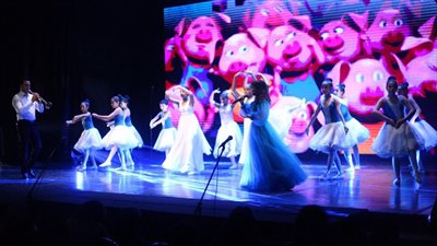 ترومبيت محمد حلمي يعزف أغاني أفلام الرسوم المتحركة على المسرح الصغير في دار الأوبرا