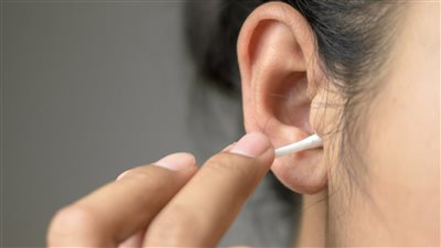 8 طرق منزلية بسيطة للتخلص من انسداد الأذن 