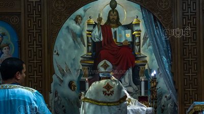  أقباط مطروح يؤدون صلاة عيد القيامة في كنيسة السيدة العذراء مريم (فيديو)