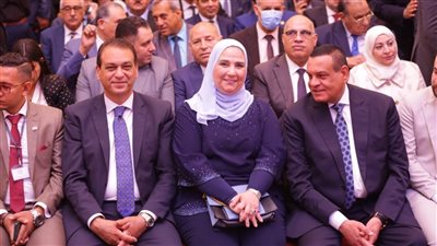 وزيرة التضامن تزور الكنيسة الإنجيلية للتهنئة بعيد القيامة 