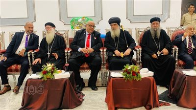 رئيس جامعة الأقصر يزور كنائس العذراء والإنجيلية والكاثوليكية للتهنئة بعيد القيامة المجيد (صور)