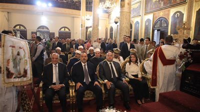 محافظ الجيزة يزور مطرانية الجيزة للأقباط الأرثوذكس للتهنئة بعيد القيامة المجيد (صور)