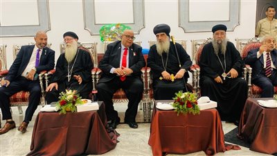 رئيس جامعة الأقصر يزور كنائس العذراء والإنجيلية والكاثوليكية للتهنئة بعيد القيامة المجيد