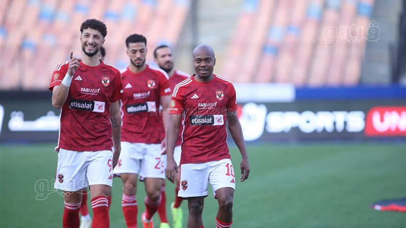 فريق الكرة بالنادي