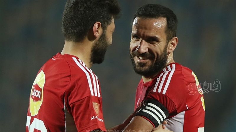 علي معلول لاعب الأهلي