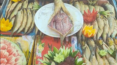 الفسيخ بـ200 جنيه والسردين بـ80، تعرف على أسعار الأسماك المملحة بدمياط (فيديو وصور)