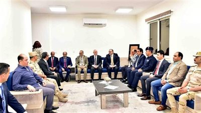 محافظ الأقصر يزور الكنائس للتهنئة بعيد القيامة (صور)