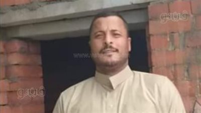 اختل توازنه.. مصرع عامل سقط من أعلى 