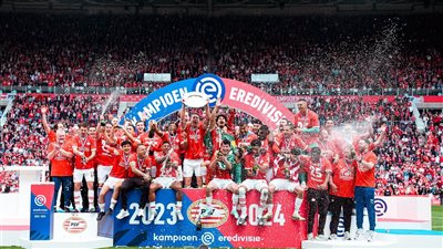 بعد غياب 6 أعوام، آيندهوفن بطلا للدوري الهولندي