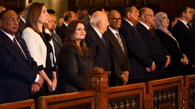 وزيرة الهجرة تشارك في قداس عيد القيامة المجيد بالكاتدرائية المرقسية