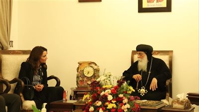 نائب محافظ الجيزة تزور مطرانية أكتوبر وأوسيم للتهنئة بعيد القيامة (صور)