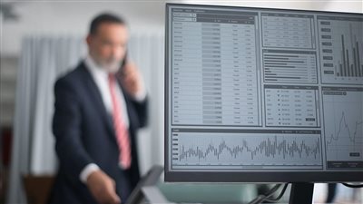 البورصة المصرية تنفض غبار الخسائر وEGX30 يتخطى المستوى 26 ألف نقطة