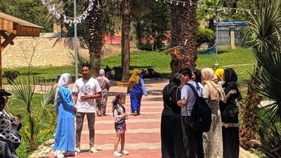 توافد المواطنين على حدائق القناطر الخيرية احتفالا بشم النسيم (صور)