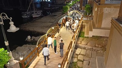 أقباط الأقصر يحتفلون بعيد القيامة المجيد على كورنيش النيل (فيديو)